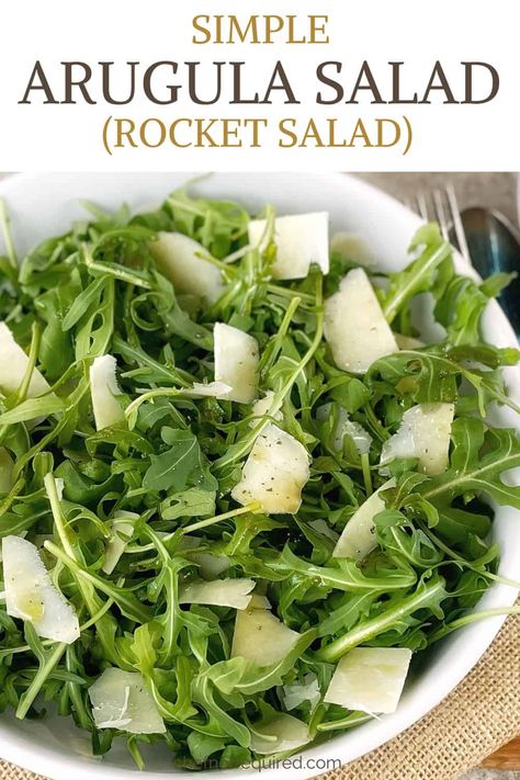 Rocket Salad Recipe, Simple Salad Recipes, Pumpkin And Feta Salad, Simple Arugula Salad, Salad With Shrimp, Fit Meals, Salad With Balsamic Dressing, Arugula Salad Recipes, Pesto Dressing