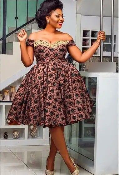 Ankara Short Gown Styles, Ankara Dress Styles, Best African Dresses, Short African Dresses, African Fashion Skirts, African Dresses Modern, African Wear Dresses, Afrikaanse Mode, Gaun Fashion