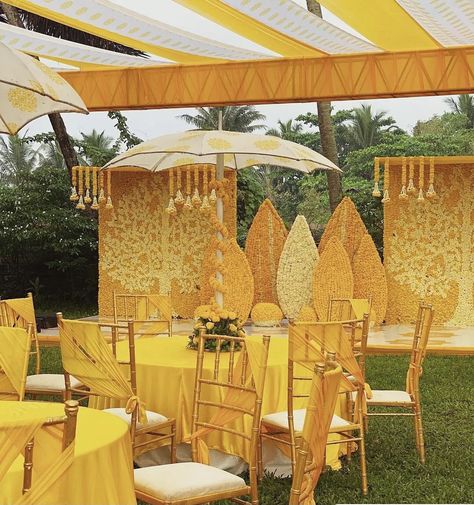 A perfect royal haldi decoration for anyone to embark on the special occasion.. Entrance Seating, Haldi Function Decoration, Haldi Decoration Ideas, Haldi Ceremony Decorations, Production Planning, Haldi Decoration, Mehendi Decor Ideas, Yellow Wedding Inspiration, Haldi Decor