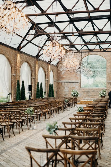 Boho Green and White Industrial Loft wedding at Bridgeport Art Center in Chicago, Illinois by wedding planner A Fresh Event (photo by Stoffer Photography).   Sculpture Garden ceremony with modern chandeliers and cross-back farm chairs Event Venue Design, Neutral Glam, Illinois Wedding Venues, Industrial Wedding Venues, Wedding Chicago, Modern Wedding Venue, Loft Wedding, Lace Wedding Dresses With Sleeves, Chicago Wedding Venues