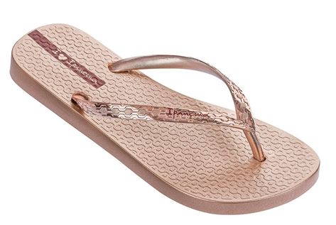 Pavement Pattern, Ipanema Flip Flops, Ipanema Sandals, Metallic Fashion, Cute Luggage, Heavy Metal Fashion, Metallic Gold Color, Rubber Flip Flops, Flip Flops Style