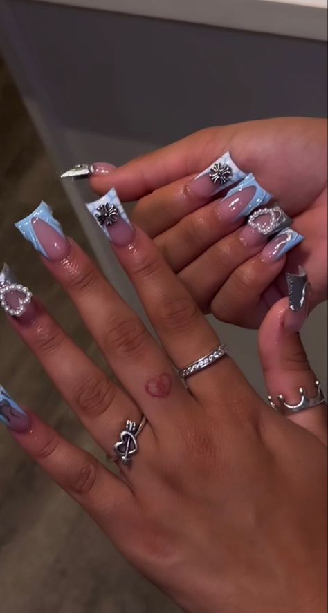 Silver Duck Nails Acrylic, Freestyle French Tip Nails Short, Cute Nails Acrylic Black Women, French Tip Duck Nails With Charms, Short Duck Nails Acrylic Y2k, Bad And Boujee Nails Medium, Short Freestyle Nail Designs, Duck Nail Designs With Charms, Medium Junk Nails