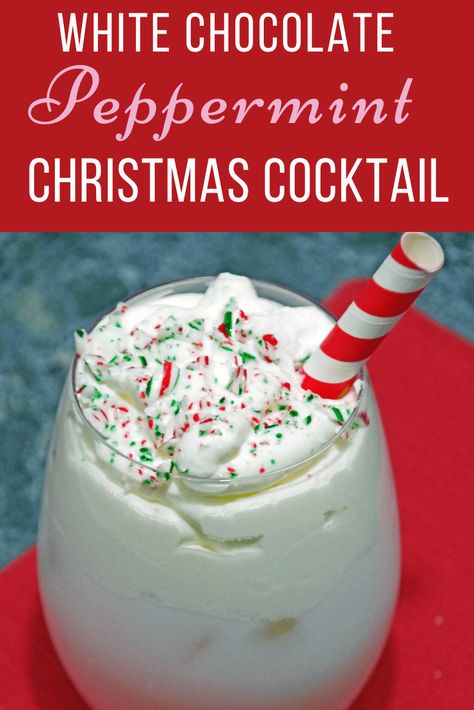 White Chocolate Christmas, Peppermint Cocktail, Peppermint White Chocolate, Holiday Cocktail Recipes, Christmas Cocktails Easy, Peppermint Martini, Xmas Drinks, Christmas Drinks Alcohol Recipes, Christmas Drinks Recipes