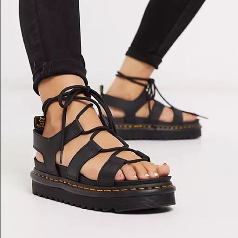 Brand New. Size 7. Black Dr Martens Nartilla Nartilla Sandals, Dr Martens Nartilla, Sandals Outfits, Martens Sandals, Male Style, Flatform Sandals, Chunky Sandals, Doc Martens, Dr. Martens