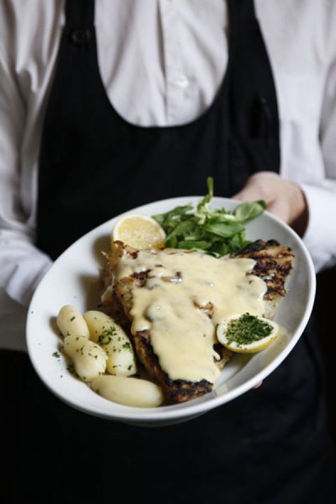 Turbot aux Beurre Blanc (Grilled Turbot with White Wine and Butter Sauce) Turbot, a flatfish found in the North Atlantic, is grilled and generously sauced with a classic accompaniment of beurre blanc at Allard. We've simplified the dish to accommodate filets of sole, fluke, or flounder. Turbot Recipe, Turbot Fish, Fish Recipe, French Cooking, Julia Child, Butter Sauce, French Food, Seafood Dishes, Sauce Recipe