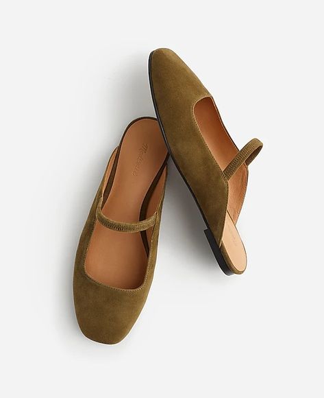 The Greta Ballet Flat Mule | Madewell Stylish Flat Shoes For Women, Fall Business Casual Shoes, 2024 Fall Shoe Trends, Fall Shoes 2024, Etsy Clothing Women, Outfits With Flats, Feminine Shoes, Fall Flats, Work Shoes Women