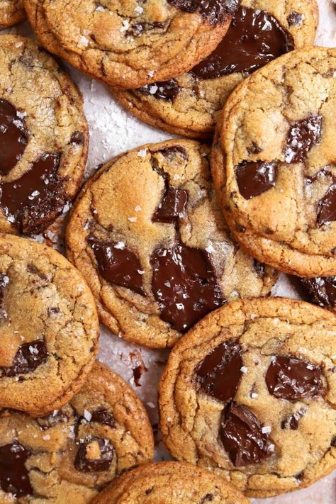 Bakery Style Chocolate Chip Cookies, Refrigerated Cookie Dough, Ultimate Chocolate Chip Cookie, Cookie Bakery, Perfect Chocolate Chip Cookies, Cookie Spread, Best Bakery, Chewy Chocolate Chip Cookies, Best Chocolate Chip Cookie