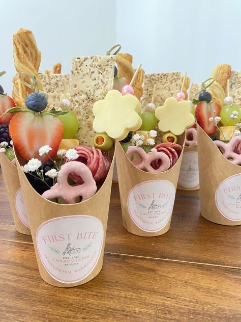 Baby Shower Charcuterie Board Cups, Wildflower Birthday Food, Pink Charcuterie Cups, Wildflower Baby Shower Theme Food, Wildflower Baby Shower Food Ideas, Wildflower Birthday Party Food, Baby Shower Charcuterie Cups, Baby In Bloom Food Ideas, Baby In Bloom Shower Ideas Food