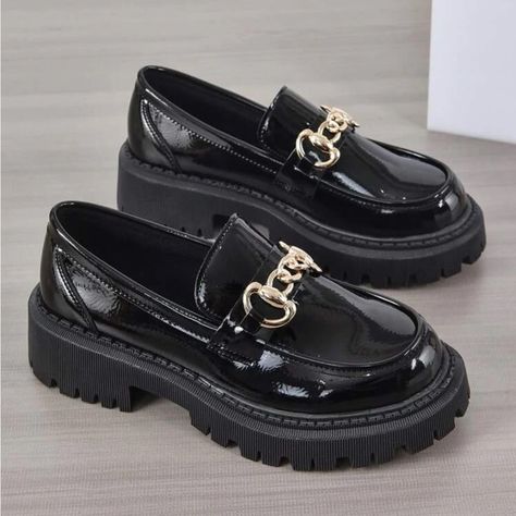 New Never Worn It Says They Are 8.5 But Fit Like A 9 Back To School Shoes 2024, Loafers For School, Hijabi Inspiration, Black Buckle Shoes, Nice Closet, Loafers Outfits, Black School Shoes, Black Loafer Shoes, Nike Shoes Women Fashion