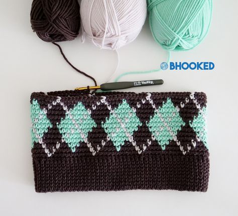 Argyle Crochet Hats for the Entire Family Argyle Crochet Pattern, Crochet Argyle Pattern, Crochet Vest Patterns Free, Crochet Argyle, Argyle Crochet, New Year Crochet, Crochet Vest Patterns, Planned Pooling, Vest Patterns