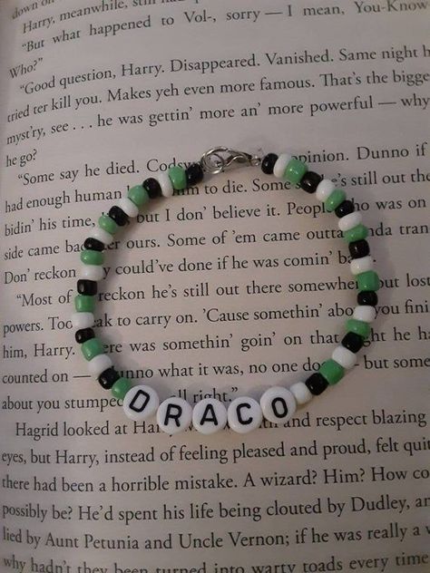 Harry Potter Bracelet, Harry Potter Items, Draco Malfoy Aesthetic, Buku Harry Potter, Harry Potter Jewelry, Images Harry Potter, Harry Potter Draco Malfoy, Draco Harry Potter, Slytherin Aesthetic