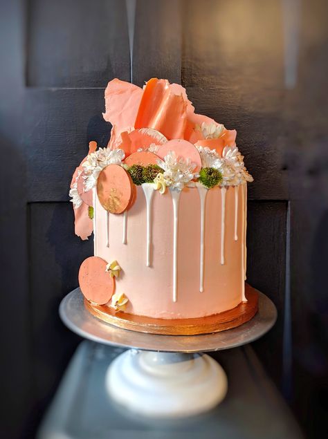 Peach and Gold Buttercream Cake with White Drip, real Flowers, and Geometric Disks and Peach Sails... Birthday Cake, Celebration Cake, Occasion Cake, Gold Cake, Peach Cake, Sugar Craft, Sugar Art, Cakespiration, Drip Cake, Childs Birthday Cake, Bohemian Birthday Cake, Unusual Birthday Cake, Modern Birthday Cake, Magical Birthday Cake, Chocolate Sails, Geometric Cake Peach Color Cake Ideas, Orange And White Cake Design, Peach Cakes Birthday, Peach Colored Cake, Orange Color Cake Birthday, Peach Theme Cake, Orange Colour Cake, Orange Color Cake, Peach Birthday Cake