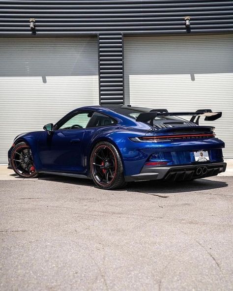 Gentian Blue Porsche, Porsche Gt3 Rs Blue, Blue Porsche Gt3, Porche 911gt3, Suburban Aesthetic, Midwest Aesthetic, Carros Porsche, American Aesthetic, Car Organization