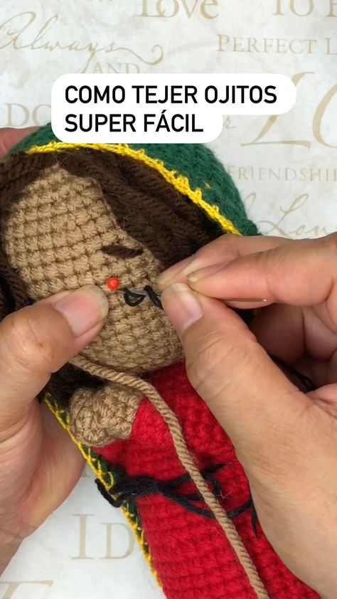 Maria's Lovely Hobby (amigurumis) | El bordado de ojitos es uno de los temas que muchos le temen 😁 no , ya enserio 😊 muchas veces he recibido comentarios q me dicen q les… | Instagram Knitted Scarf, Crochet Hats, Amigurumi, Crochet, On Instagram