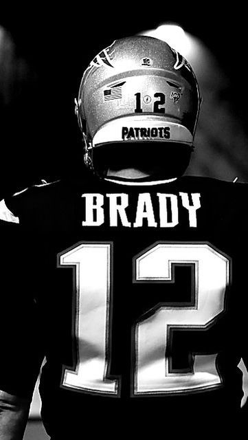 American Football Wallpaper, Tom Brady Aesthetic, Nfl Wallpaper, Tom Brady Wallpaper Iphone, Tom Brady Quotes, Tom Brady Wallpaper, Tom Brady Crying, Tom Brady Photos, Tom Brady Superbowl