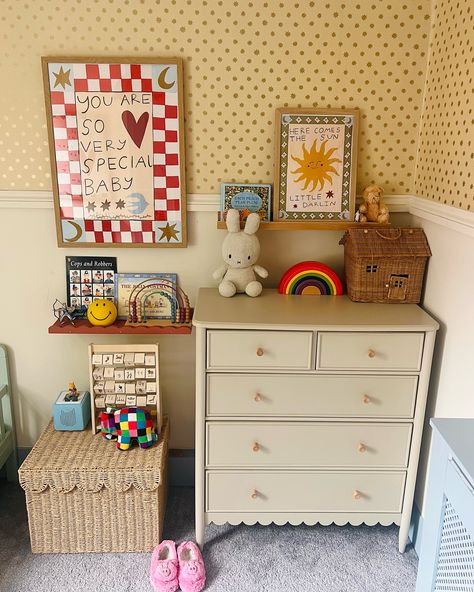 Ayesha corcoran | I love this little corner in Sonny’s room 💘 Especially the tiny pig slippers 💔🐷 Hope you all have a lovely weekend 🌼 • #childrensroom… | Instagram Prints For Baby Room, Two Year Old Bedroom, Zoe Sugg Nursery, Vintage Eclectic Nursery, Small Kids Bedroom Ideas For 2, Nursery Ideas Colorful, Indie Nursery, Toddler Room Boy, Vintage Kids Room Decor