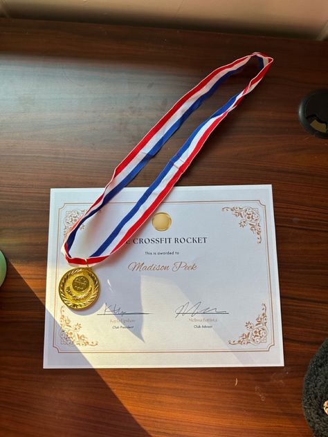 Gold Medal Aesthetic Study, 1st Place Medal Aesthetic, School Awards Aesthetic, Academic Awards Aesthetic, Medals And Certificates Aesthetic, Gold Medal Aesthetic, Trophy Aesthetic, Award Aesthetic, Medals Aesthetic