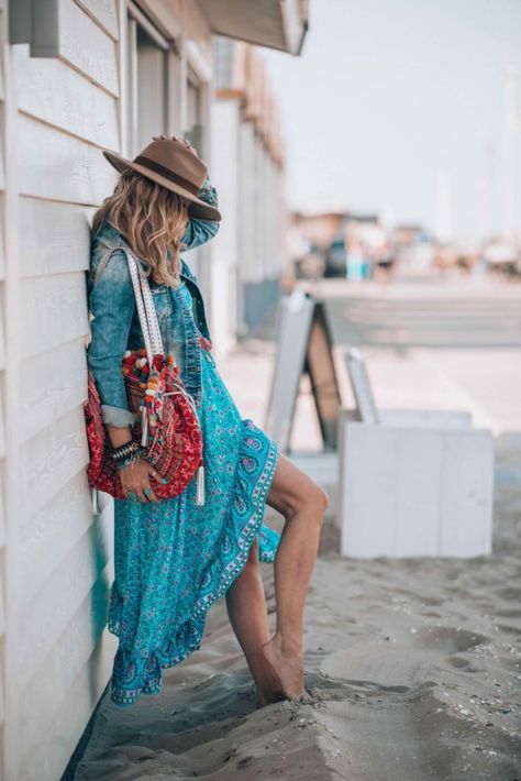 That perfect turquoise bohemian maxi dress for this Summer. Affordable Boho, Spiritual Fashion, Boho Brand, Bohemian Girls, Stil Boho, Bohemian Maxi, Bohemian Maxi Dress, Boho Girl, Dress Stores Online