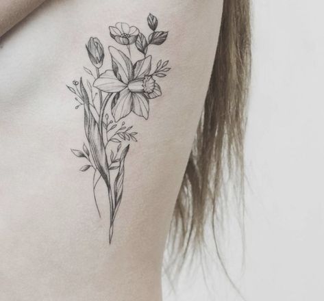 Daffodils Tattoo, Daffodil Flower Tattoos, New Tattoo Styles, Water Lily Tattoos, Daffodil Tattoo, Flower Tattoo Meanings, Lavender Tattoo, Bouquet Tattoo, Birth Flower Tattoos