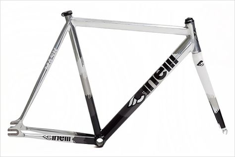 bomb hills, speed kills: a cogblog.: shiny bits: cinelli x mash histogram late 2013? Fixie Frame, Cinelli Mash, Bicycle Track, Track Cycling, Fixed Gear Bike, Bike Brands, Bicycle Frame, Fixed Gear, Cycling Fashion