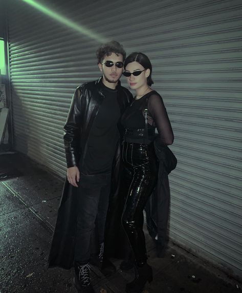 #halloween #matrix #trinity #neo #costumes #halloweencostumes #Halloween2019 #diy Halloween Costumes Aesthetic, Vampire Costume Diy, Pirate Costume Diy, Hot Halloween, Hot Halloween Outfits, Couple Costumes, Couples Halloween Outfits, Cute Couple Halloween Costumes, Masks Diy