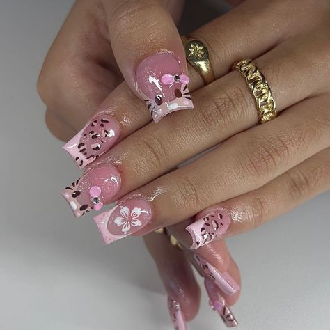 Hello Kitty 🎀 • • #nails #nailsofinstagram #nailart #nail #nails💅 #nailinspo #nailinspiration #nailsdesign #naildesigns #nailtech #nailartist #nashville #acrylicnails #nashvillenails #nashvillenailtech #nailsoftheday #nailsofinsta #nailsofnashville #explore #explorepage #explorepage✨ #nailedbyshev #trending #trendynails #nailsnailsnails #hellokittynails #shortnails #cutenails #girlynails #bownails Fall Nails Hello Kitty, Pink Fall Nails Ideas Autumn, Monkey Nails Design, Hello Kitty Rhinestone Nails, Hello Kitty Cheetah Print Nails, Hello Kitty Halloween Nails Short, Cheetah Hello Kitty Nails, Tan Hello Kitty Nails, Hello Kitty Pedicure