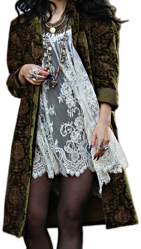 Romantic Rock Style, Rock Style Outfits For Women, Modern Rock Aesthetic, Bohemian Goth Outfits, Witchy Outfits Winter, Bohemian Rock Style, Boho Goth Outfits, Rock N Roll Outfit, Vintage Outfits For Women