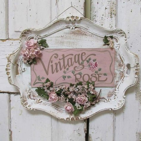 Shabby Chic Decorating, Cocina Shabby Chic, Muebles Shabby Chic, Rose Diy, Styl Shabby Chic, Decoration Shabby, Cottage Shabby Chic, Shabby Chic Living, Shabby Chic Room