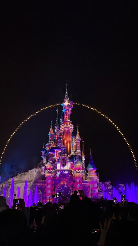 Disneyland Aesthetic Wallpaper, Tokyo Disneyland Aesthetic, Disneyland America, Disneyland Paris Aesthetic, Japan Disneyland, Disneyland Usa, Disney Castles, Disney Cuties, Disneyland Castle