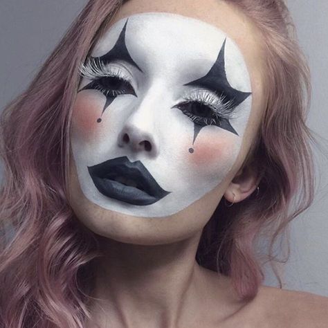 Jester Makeup, Black And White Clown, Cute Clown Makeup, Circus Makeup, Mime Makeup, Scary Clown Makeup, Pierrot Clown, Drag Make-up, Creepy Halloween Makeup