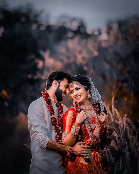 Engagement Stills, Funny Couple Poses, Indian Bride Photography Poses, Bride Photos Poses, Romantic Couple Poses, Romantic Couple Images, Indian Wedding Couple Photography, Gals Photos, Bride Photography Poses