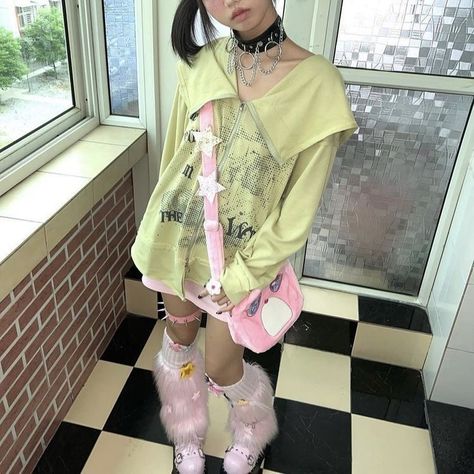 spring mood 🍏 Pink Leg Warmers Outfit, Aesthetic Pastel Green, Outfit Inspo Korean, Crochet Cat Ears, Fluffy Leg Warmers, Decora Outfits, Decora Aesthetic, Harajuku Decora, 2000s Japanese Fashion