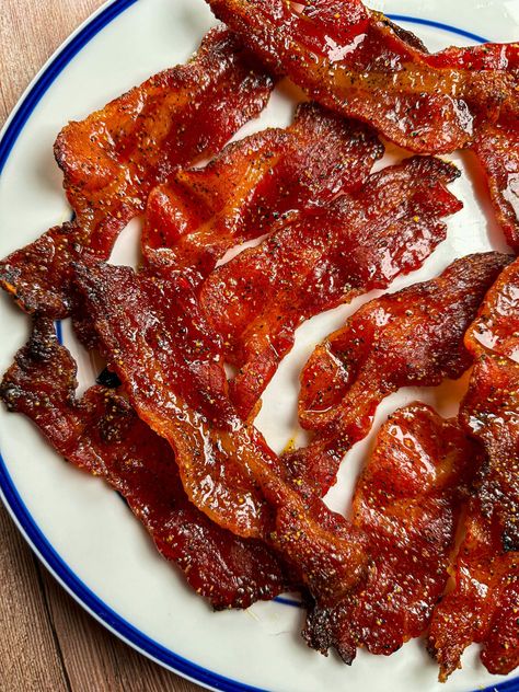 Easy Candied Bacon Million Dollar Bacon, Candied Bacon Recipe, Bacon Recipes For Dinner, Bacon Dinner, How To Make Bacon, Bacon Recipe, Clam Recipes, Candied Bacon, Bacon Recipes