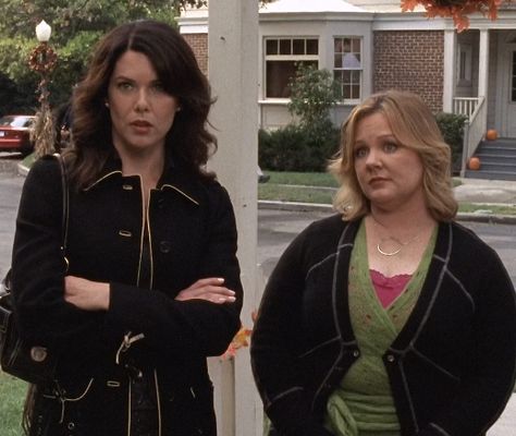 Suki And Lorelai, Lorelai And Suki, Lorelei And Sookie, Sookie St James Outfits, Suki Gilmore, Lorelai And Sookie, Sookie Gilmore, Sookie Gilmore Girls, Sookie St James