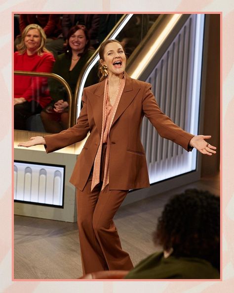 The Drew Barrymore Show (@thedrewbarrymoreshow) • Instagram photos and videos Drew Barrymore Style, Drew Barrymore Show, John Barrymore, Soft Autumn, Drew Barrymore, Warm Spring, Teacher Outfits, Color Analysis, Inspiration Mode