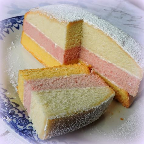 British Cake, White Cake Recipe, English Kitchen, Angel Cake, Different Cakes, Cake Delivery, Strawberry Cakes, Angel Food Cake, Food Cake