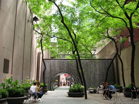 Your city's pocket parks - SkyscraperCity Urban Courtyards, Monument Park, Landscape Stairs, Pocket Garden, Pocket Park, Public Space Design, Urban Park, Parking Design, Urban Spaces