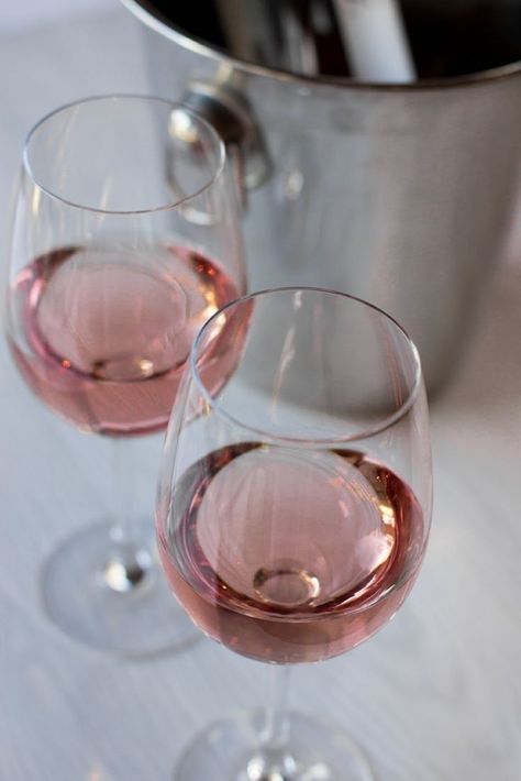 Glass Of Rose Wine, Pink Wine Aesthetics, Rose Wine Aesthetic, Wine Glass Aesthetic, Pink Sangria, Colored Wine Glasses, Aesthetic Roses, Alcohol Aesthetic, Nail Art Designs Diy