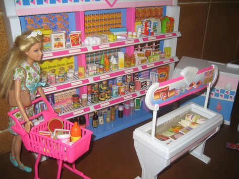 Shoppin' Fun Barbie and Kelly Supermarket Playset by Mattel, 1996 Play Supermarket, Barbie And Kelly, Barbie Bike, Doc Mcstuffins Toys, Barbie Playsets, Barbie Doll Set, Barbie Sets, Barbie Shoes, Shopping Trolley