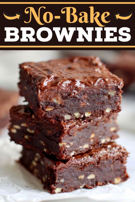 These no-bake brownies are easy, full of flavor, and good for you! Made with almonds, dates, and dark chocolate, they're such a treat. No Bake Brownies Recipe, Easy No Bake Dessert Bars, Frosted No Bake Brownies, Easy No Bake Brownies, Date Desserts, Shooters Recipes, Desserts Bars, Date Brownies, Dessert Shooters Recipes