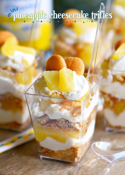 These Mini Pineapple Cheesecake Trifles are loaded with pineapple flavor! Perfect for an after-school snack, dessert, or party! // Mom On Timeout #trifles #nobake #dessert #cheesecake #pineapple #SharetheSunshine #ad Pineapple Dessert Cups, Trifle Desserts Thanksgiving, Holiday Trifle Desserts, Holiday Trifle, Christmas Trifle Recipes, Thanksgiving Cheesecake, Party Food Easy Appetizers, Jar Desserts, Pineapple Cheesecake