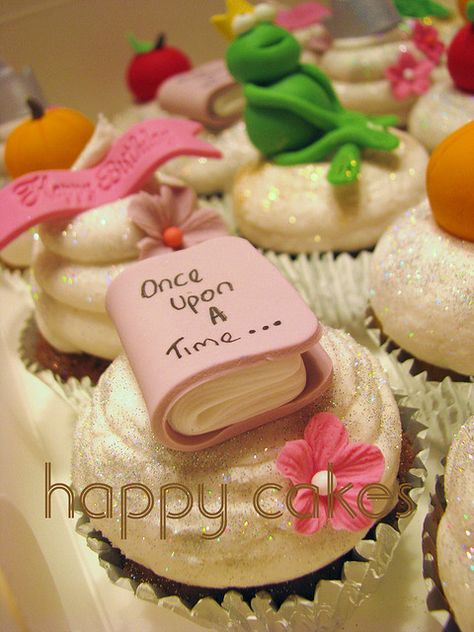 Such a cute idea for Princess or Fairytale Party cupcakes Fairytale Party, Party Cupcakes, Cupcake Designs, Fondant Toppers, Little Cakes, Cute Cupcakes, Book Launch, Cupcake Party, Launch Party