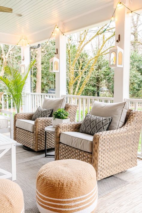 Porch Layout Ideas Furniture, Back Porch Refresh, Farmhouse Porch Planter Ideas, Screened Porch Furniture Layout, Decorating Screened Porch Ideas, Farmhouse Back Patio Ideas, Screen Porch Furniture Layout, Outdoor Porch Decorating Ideas, Screened In Porch Furniture Ideas