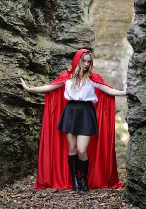 Red Cape Halloween Costumes, Simple Red Riding Hood Costume, Red Ridding Hood Costume Women, Red Cape Costume Ideas, Diy Red Riding Hood Costume For Women, Diy Red Riding Hood Costume, Diy Little Red Riding Hood Costume Women, Diy Little Red Riding Hood Costume, Little Red Riding Hood Costume Diy