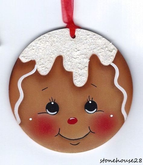 Gingerbread Gingerbread Crafts, Gingerbread Christmas Decor, Gingerbread Decorations, Gingerbread Ornaments, Painted Christmas Ornaments, Painted Ornaments, Christmas Ornaments Homemade, Christmas Ornament Crafts, Christmas Paintings