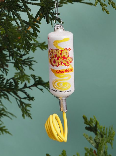 Spray Cheese Christmas Ornament Silly Christmas Ornaments, Food Christmas Tree Ornaments, Cool Ornaments, Spray Cheese, Weird Ornaments, 2024 Ornaments, Cheese Christmas, Trend 2025, Cheesy Snack