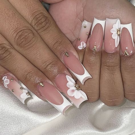 ig: setsbycarolaa Nail Inspo White, Beautiful Wedding Nails, Bridal Nail Designs, Wedding Nail Designs, Wedding Day Nails, Bridal Nails Designs, Bridal Nail, Acrylic Nail Set, Wedding Nail