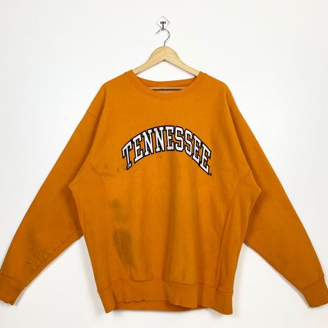 Sweatshirt Embroidery, Cute Country Outfits, Vintage University, Vintage College, Embroidery Sweatshirt, University Of Tennessee, Tennessee Volunteers, Country Outfits, Cricut Ideas