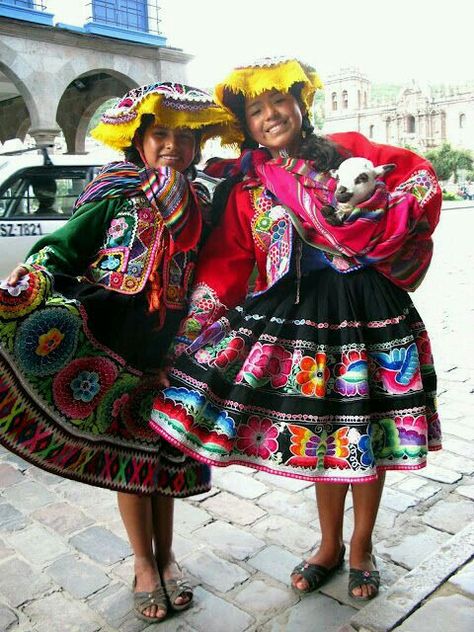 Culture Aesthetic, Embracing Diversity, Peruvian Textiles, Colorful Places, Cusco Peru, Boy Costumes, Folk Costume, People Of The World, Machu Picchu