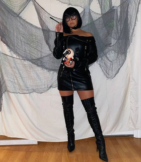 Edna Incredibles Costume, Edna Mode Costume Diy, Edna Mode Halloween Costume, Edna Halloween Costume, Edna Mode Cosplay, Edna Costume, Edna Mode Costume, The Incredibles Costume, Edna Incredibles